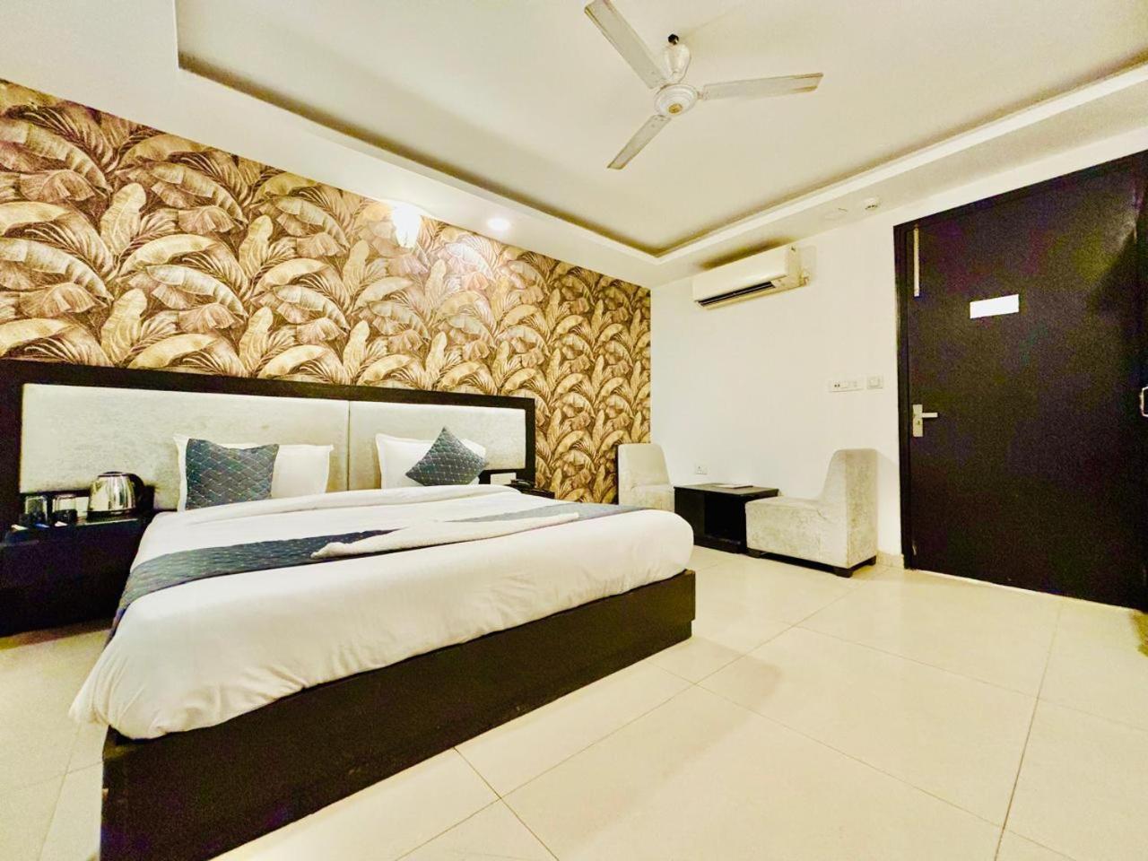 The Bellwood Suites Near Igi Airport Νέο Δελχί Εξωτερικό φωτογραφία