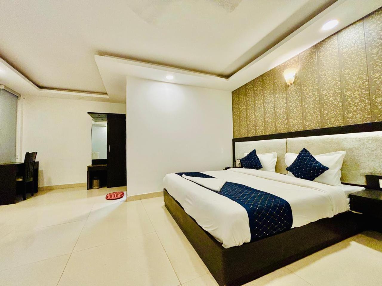 The Bellwood Suites Near Igi Airport Νέο Δελχί Εξωτερικό φωτογραφία