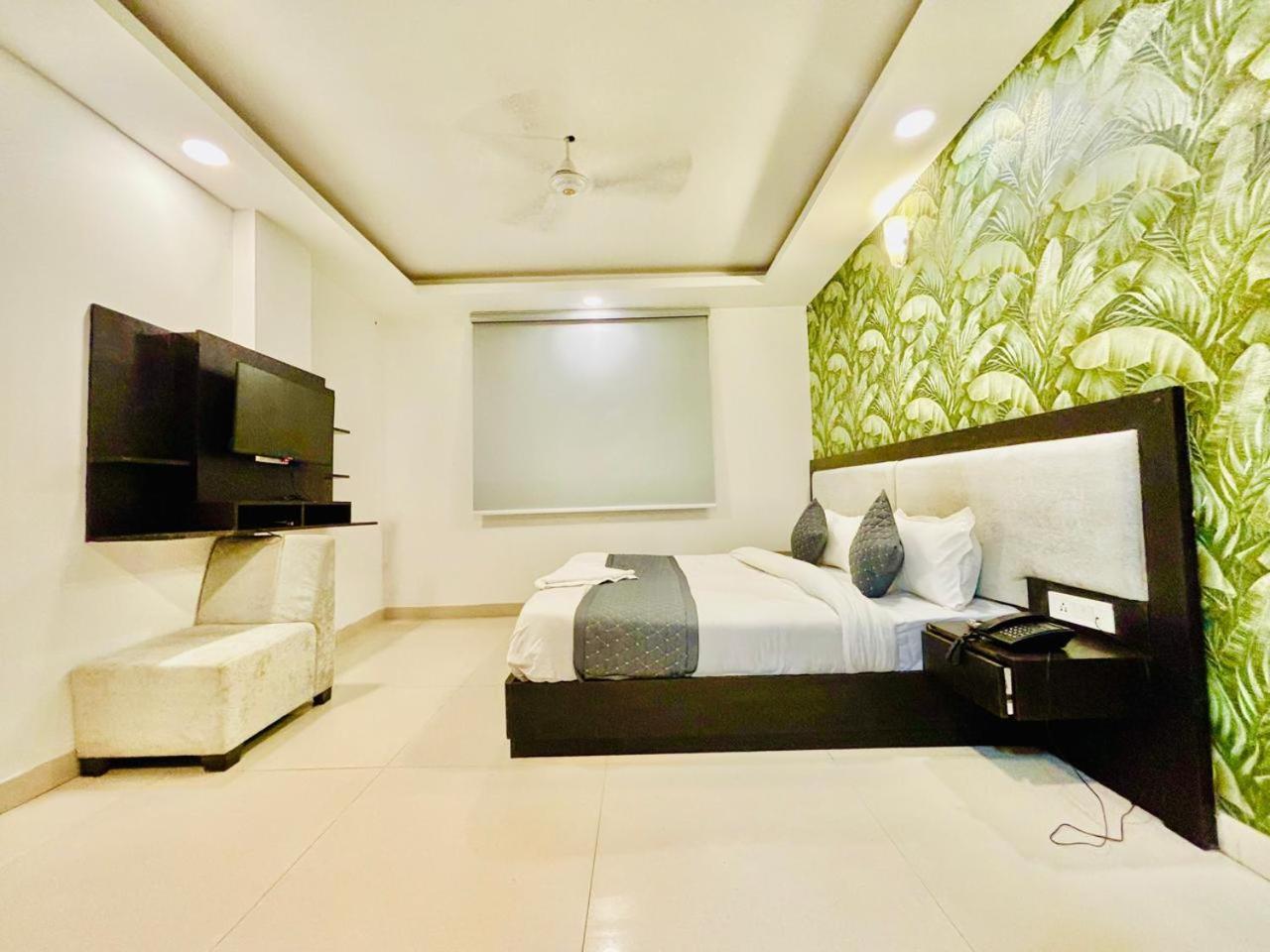 The Bellwood Suites Near Igi Airport Νέο Δελχί Εξωτερικό φωτογραφία