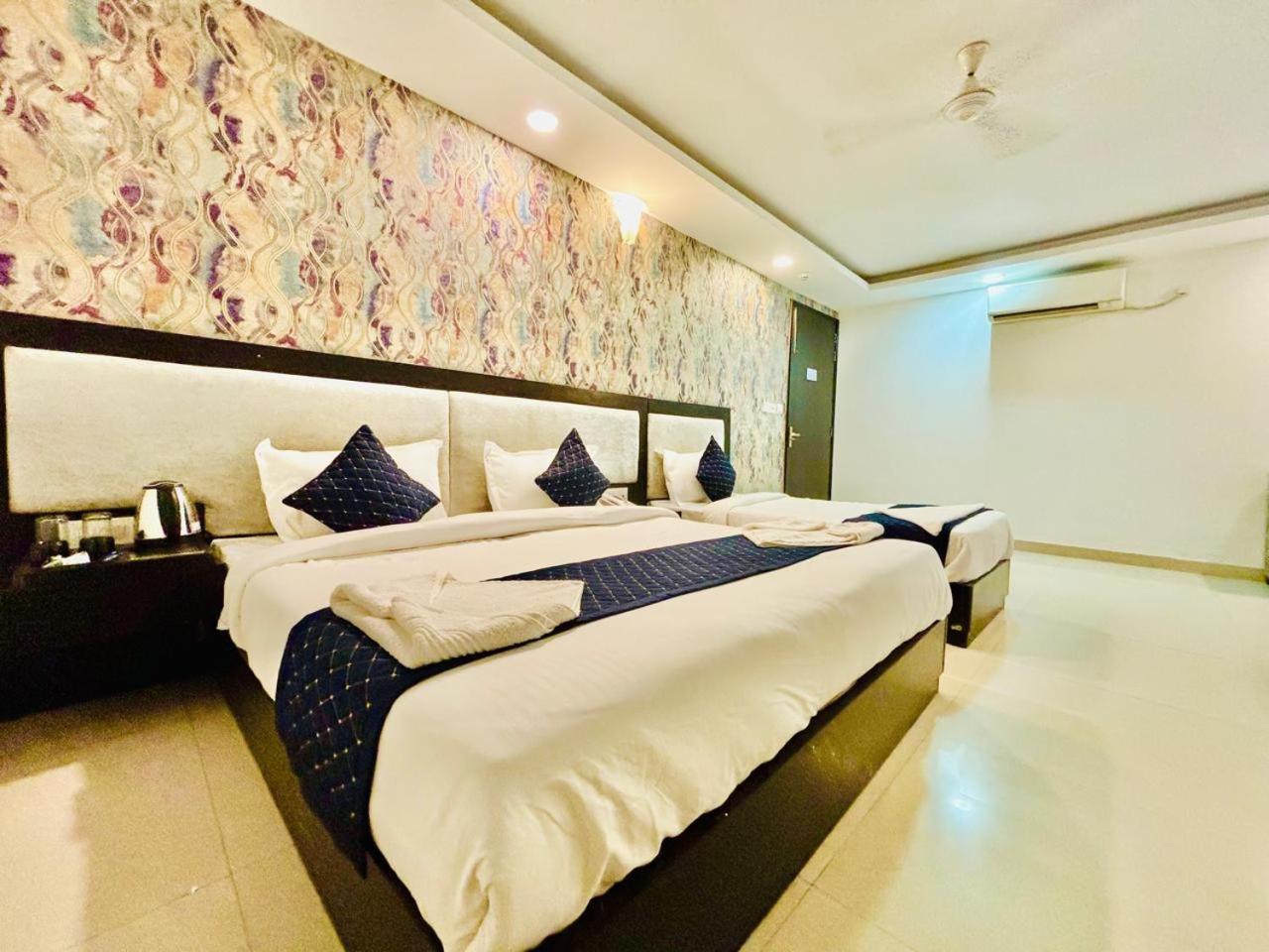 The Bellwood Suites Near Igi Airport Νέο Δελχί Εξωτερικό φωτογραφία